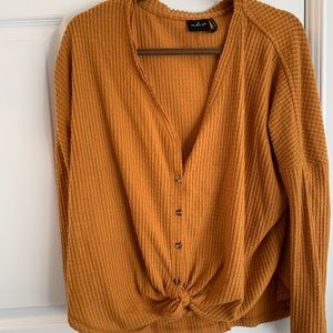 🍁 URBAN OUTFITTERS Jojo waffle knot top